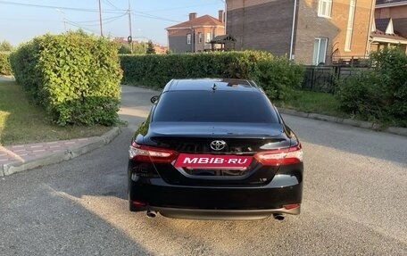 Toyota Camry, 2019 год, 3 200 000 рублей, 2 фотография