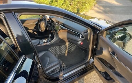 Toyota Camry, 2019 год, 3 200 000 рублей, 10 фотография