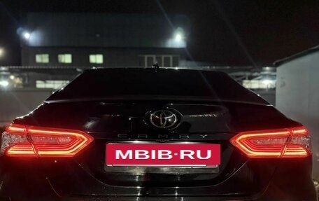 Toyota Camry, 2019 год, 3 100 000 рублей, 2 фотография