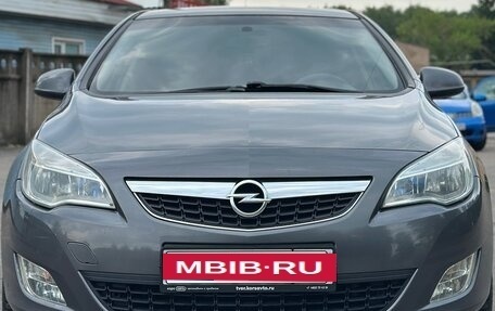 Opel Astra J, 2011 год, 500 000 рублей, 1 фотография