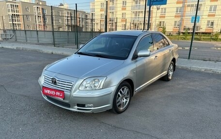 Toyota Avensis III рестайлинг, 2004 год, 539 000 рублей, 1 фотография