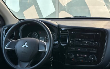 Mitsubishi Outlander III рестайлинг 3, 2013 год, 1 450 000 рублей, 10 фотография