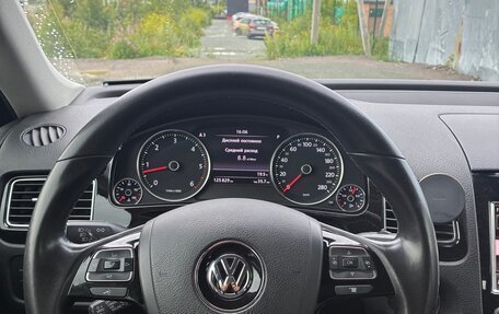Volkswagen Touareg III, 2011 год, 2 550 000 рублей, 10 фотография