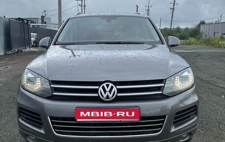 Volkswagen Touareg III, 2011 год, 2 550 000 рублей, 2 фотография