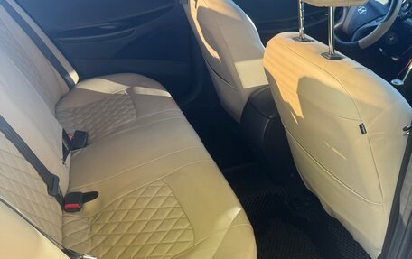 Hyundai Sonata VI, 2011 год, 700 000 рублей, 12 фотография