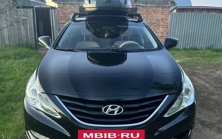 Hyundai Sonata VI, 2011 год, 700 000 рублей, 2 фотография
