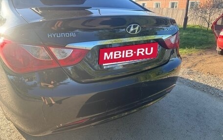 Hyundai Sonata VI, 2011 год, 700 000 рублей, 20 фотография