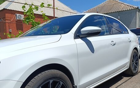 Volkswagen Jetta VI, 2017 год, 1 450 000 рублей, 2 фотография