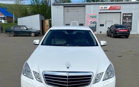 Mercedes-Benz E-Класс, 2012 год, 1 590 000 рублей, 3 фотография