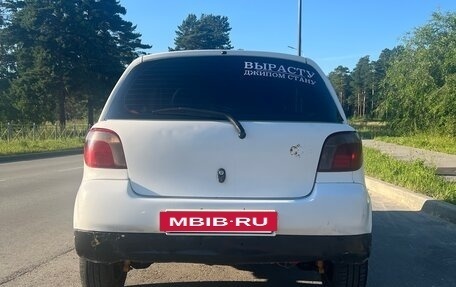 Toyota Vitz, 2000 год, 280 000 рублей, 3 фотография