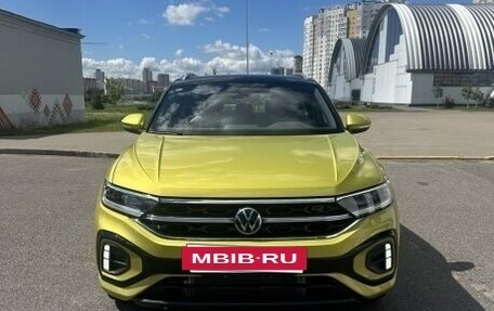 Volkswagen T-Roc I, 2023 год, 1 900 000 рублей, 3 фотография