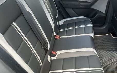 Volkswagen T-Roc I, 2023 год, 1 900 000 рублей, 23 фотография