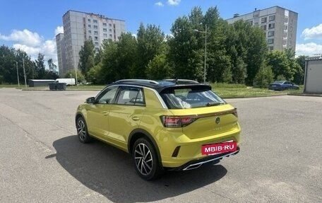 Volkswagen T-Roc I, 2023 год, 1 900 000 рублей, 6 фотография
