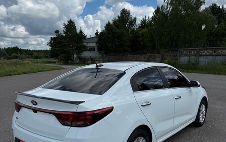 KIA Rio IV, 2018 год, 1 415 000 рублей, 3 фотография