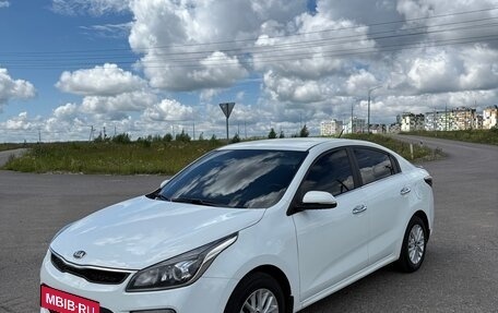 KIA Rio IV, 2018 год, 1 415 000 рублей, 5 фотография