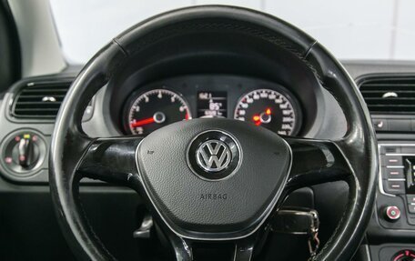Volkswagen Polo VI (EU Market), 2017 год, 990 000 рублей, 14 фотография