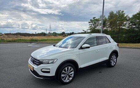 Volkswagen T-Roc I, 2022 год, 1 830 000 рублей, 11 фотография