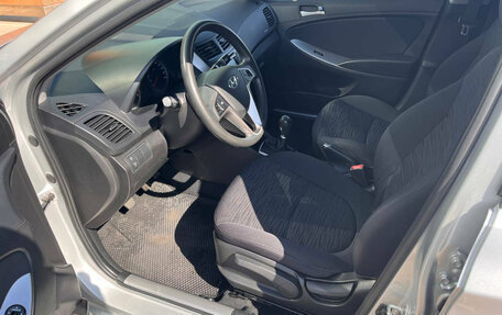 Hyundai Solaris II рестайлинг, 2015 год, 1 100 000 рублей, 11 фотография