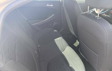Hyundai Solaris II рестайлинг, 2015 год, 1 100 000 рублей, 14 фотография