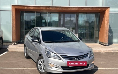 Hyundai Solaris II рестайлинг, 2015 год, 1 100 000 рублей, 3 фотография