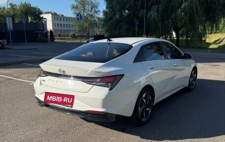 Hyundai Elantra, 2022 год, 1 950 000 рублей, 6 фотография