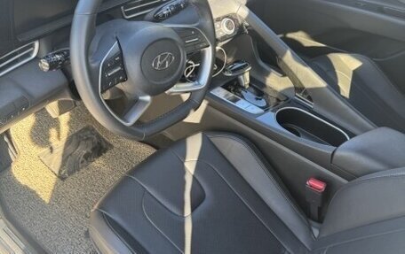 Hyundai Elantra, 2022 год, 1 950 000 рублей, 20 фотография