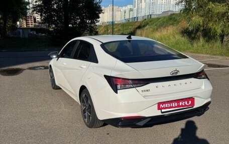 Hyundai Elantra, 2022 год, 1 950 000 рублей, 7 фотография