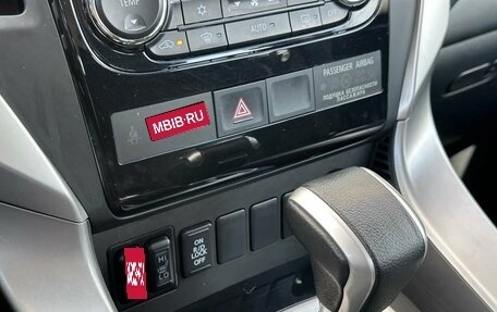Mitsubishi Pajero IV, 2017 год, 2 950 000 рублей, 9 фотография