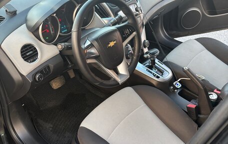 Chevrolet Cruze II, 2013 год, 800 000 рублей, 10 фотография
