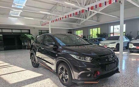 Honda Vezel, 2022 год, 1 350 000 рублей, 3 фотография