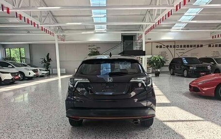 Honda Vezel, 2022 год, 1 350 000 рублей, 5 фотография