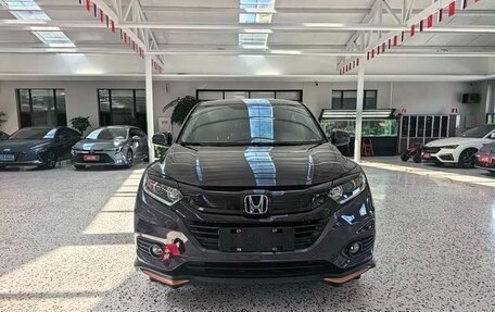 Honda Vezel, 2022 год, 1 350 000 рублей, 2 фотография