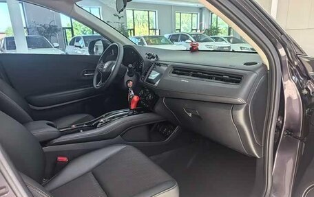 Honda Vezel, 2022 год, 1 350 000 рублей, 15 фотография