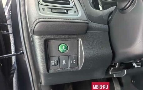 Honda Vezel, 2022 год, 1 350 000 рублей, 19 фотография