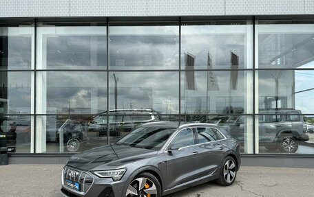 Audi e-tron I, 2020 год, 3 850 000 рублей, 1 фотография
