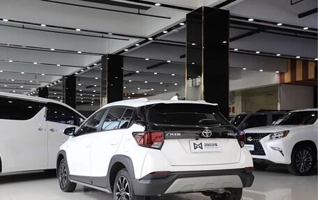 Toyota Yaris XP150 рестайлинг, 2022 год, 1 530 000 рублей, 2 фотография