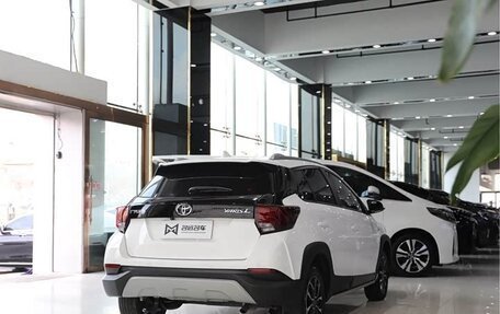 Toyota Yaris XP150 рестайлинг, 2022 год, 1 530 000 рублей, 5 фотография
