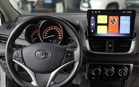 Toyota Yaris XP150 рестайлинг, 2022 год, 1 530 000 рублей, 9 фотография