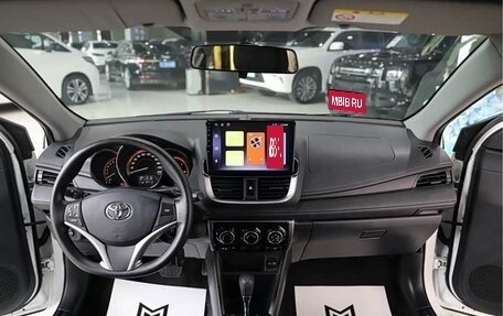 Toyota Yaris XP150 рестайлинг, 2022 год, 1 530 000 рублей, 13 фотография