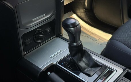 Toyota Land Cruiser Prado 150 рестайлинг 2, 2017 год, 4 649 000 рублей, 19 фотография