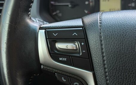 Toyota Land Cruiser Prado 150 рестайлинг 2, 2017 год, 4 649 000 рублей, 21 фотография