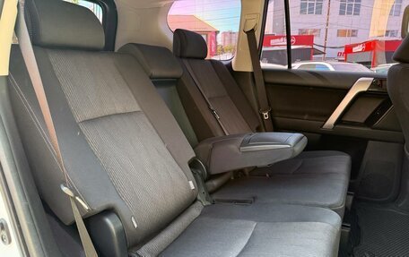 Toyota Land Cruiser Prado 150 рестайлинг 2, 2017 год, 4 649 000 рублей, 30 фотография