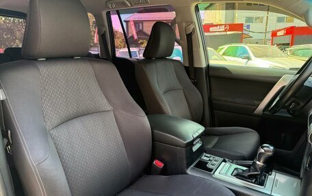 Toyota Land Cruiser Prado 150 рестайлинг 2, 2017 год, 4 649 000 рублей, 38 фотография