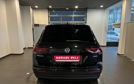 Volkswagen Tiguan II, 2018 год, 2 140 000 рублей, 4 фотография