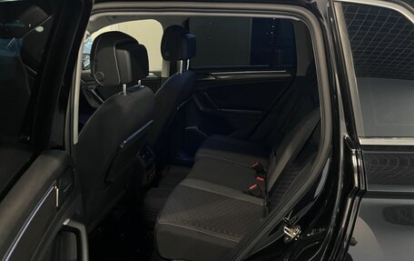 Volkswagen Tiguan II, 2018 год, 2 140 000 рублей, 25 фотография