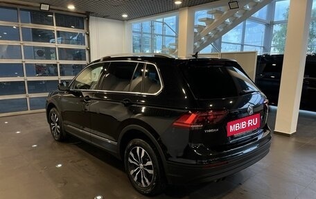 Volkswagen Tiguan II, 2018 год, 2 140 000 рублей, 5 фотография