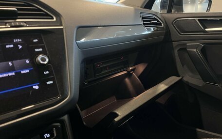 Volkswagen Tiguan II, 2018 год, 2 140 000 рублей, 30 фотография
