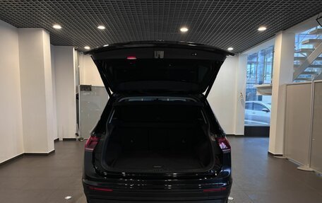 Volkswagen Tiguan II, 2018 год, 2 140 000 рублей, 38 фотография
