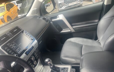 Toyota Land Cruiser Prado 150 рестайлинг 2, 2021 год, 7 350 000 рублей, 6 фотография