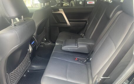 Toyota Land Cruiser Prado 150 рестайлинг 2, 2021 год, 7 350 000 рублей, 11 фотография